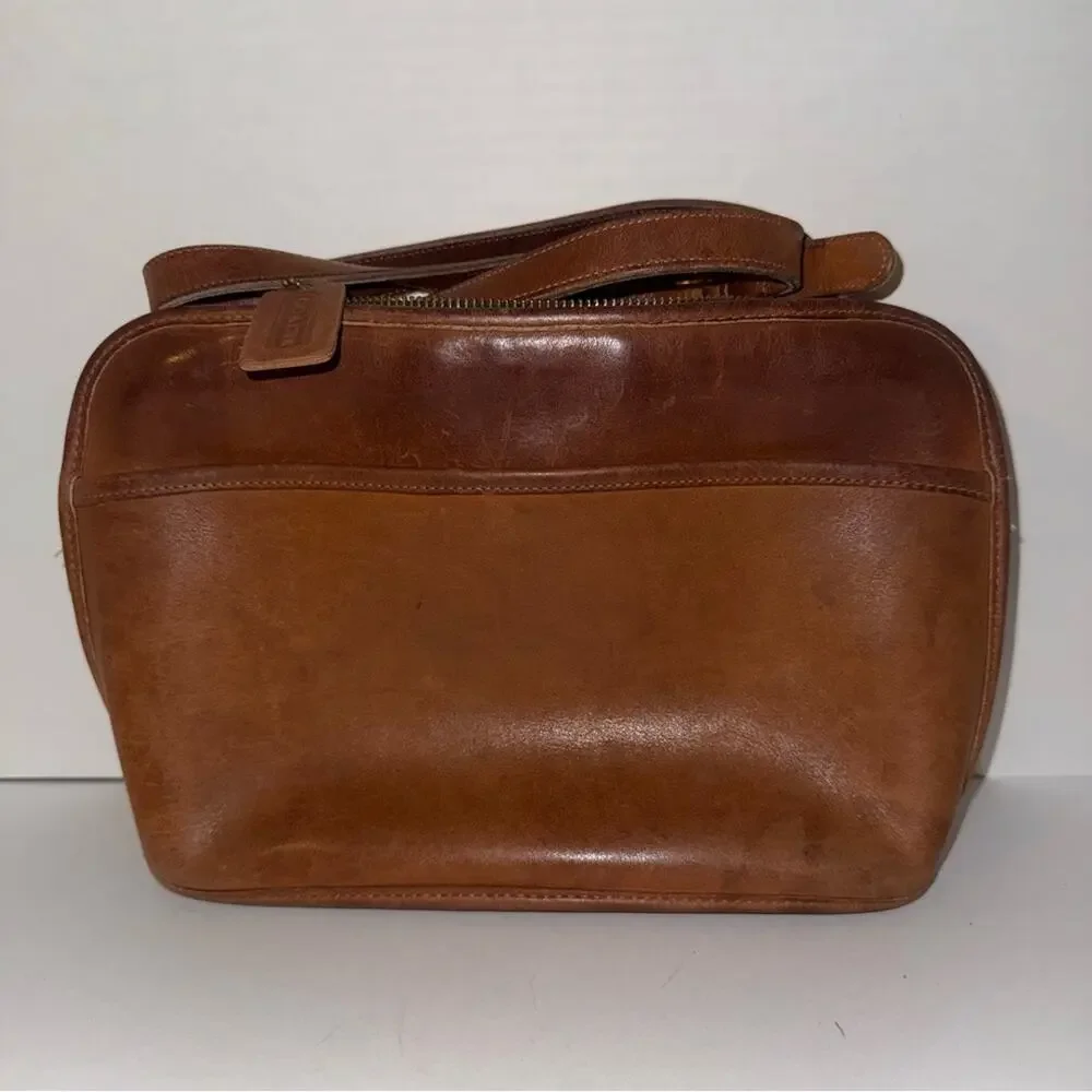 VINTAGE COACH classic brown, leather, brass hardware, designer Crossbody bag